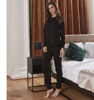 Pigiama donna in interlock con maglia girocollo e inserti in laize