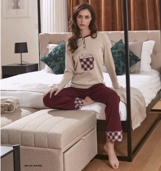 Pigiama donna in interlock con dettagli in flanella e ricamo a cuori